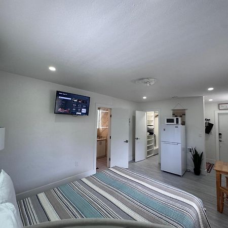 Stylish Studio Apartment By Miami International Airport Exterior photo