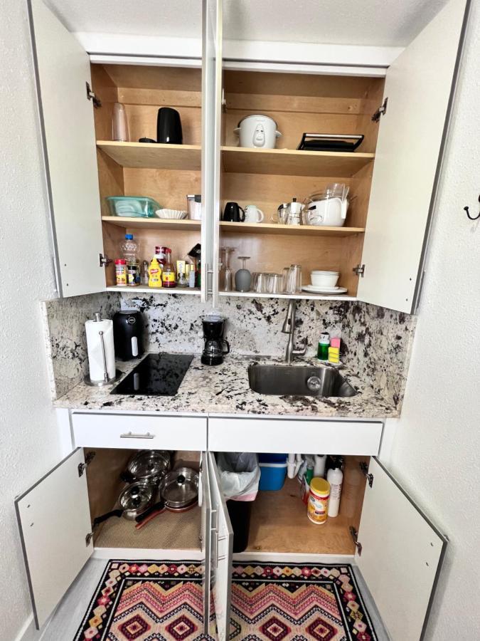 Stylish Studio Apartment By Miami International Airport Exterior photo