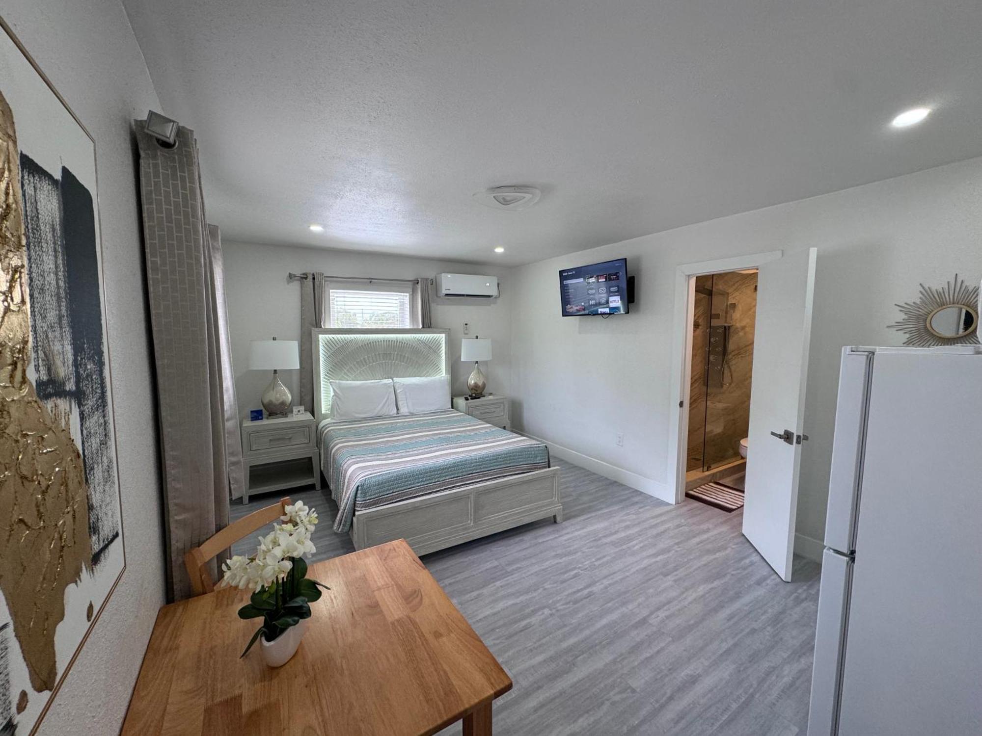 Stylish Studio Apartment By Miami International Airport Exterior photo